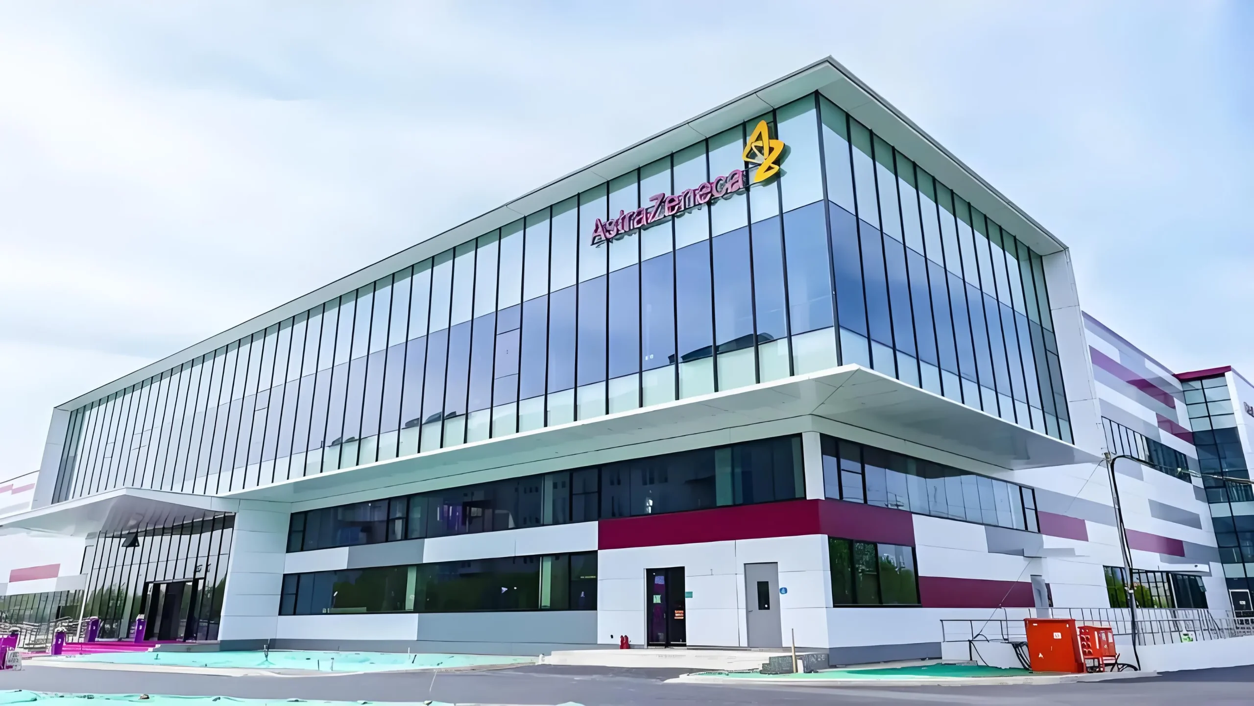 强强联合·智启新程｜雷恩特为青岛阿斯利康项目提供专业控制台解决方案